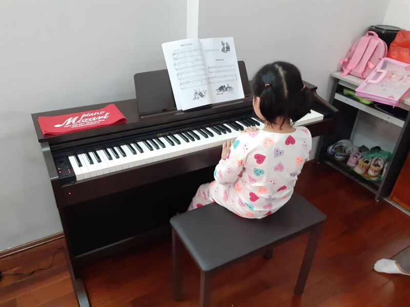 Beginner Pianos Children Digital vs Acoustic Guide 9 Top 5 cây đàn piano cho bé mới học và cách chọn đàn cho bé