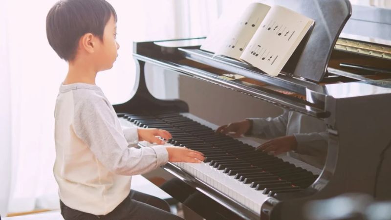 What Is the Best Age for a Child to Start Piano? 9 Độ tuổi vàng cho bé học piano: Đâu là thời điểm tốt nhất?