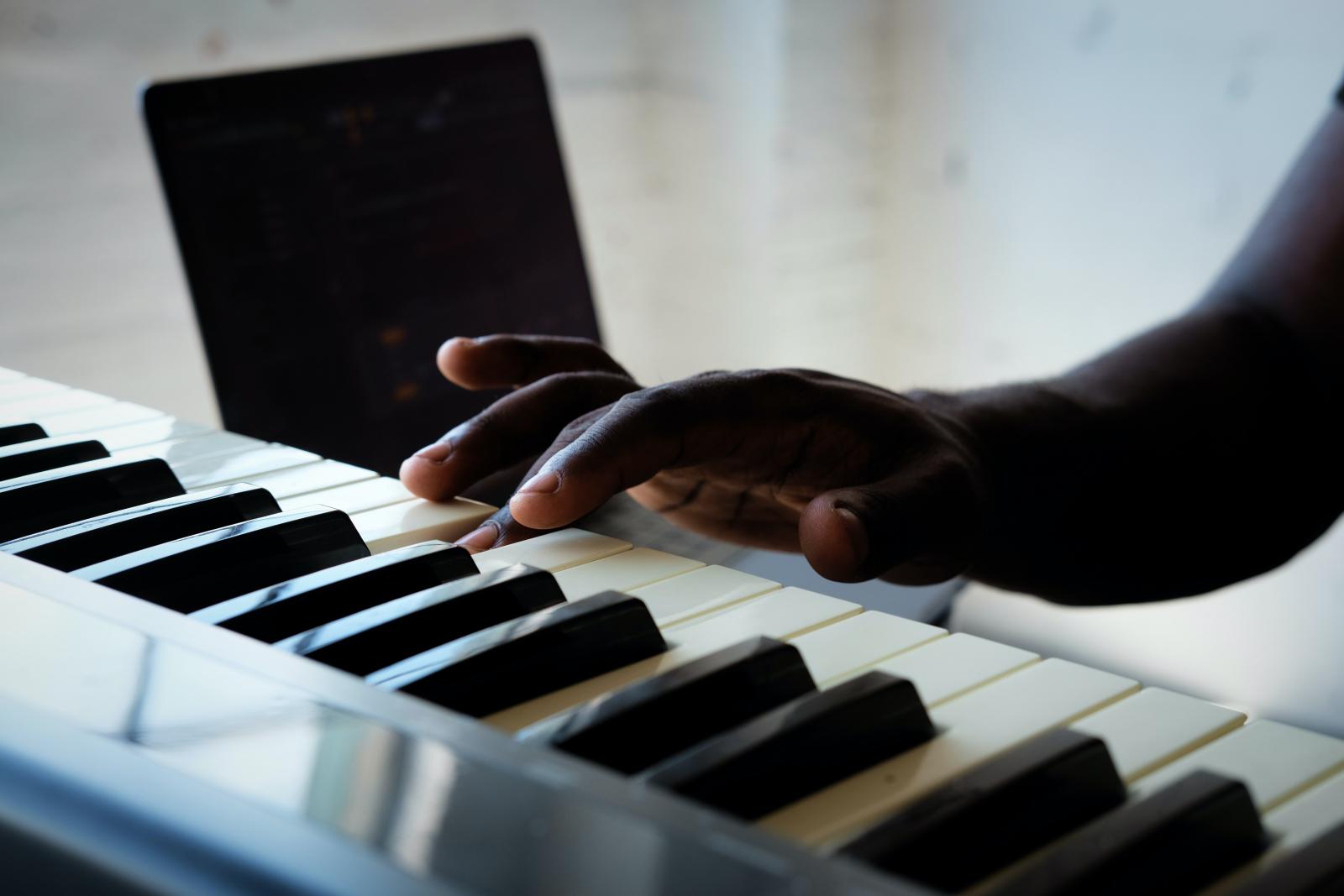 How to Find Time to Practice Piano Guide New York 8 12 cách bạn có thể tái tạo động lực chơi piano – Việt Thương Music| Đàn Piano| Keyboard - Organ| Guitar | Trống Chính Hãng