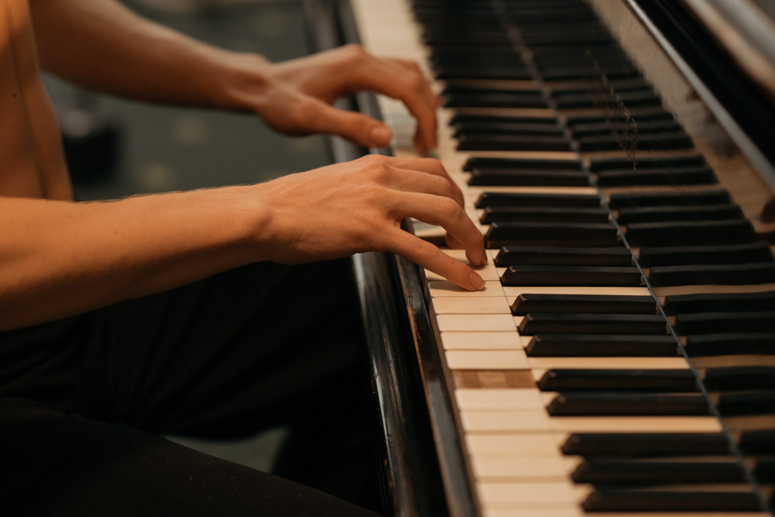 Hanon Exercises for Modern Pianists Approach Guide 9 What are Hanon exercises and how can they help me improve? | Pianist