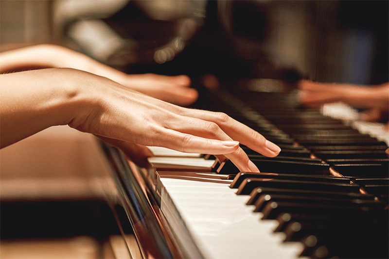 Mastering How to Interpret Bach Piano Comprehensive 10 Những lợi ích tuyệt vời của việc luyện tập piano