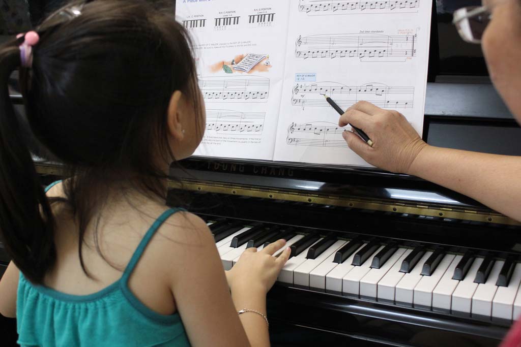 Strategies to Ignite Your Child Passion for Piano 13 Hãy cho con bạn đi học đàn piano vào hè này | Hoàng Piano