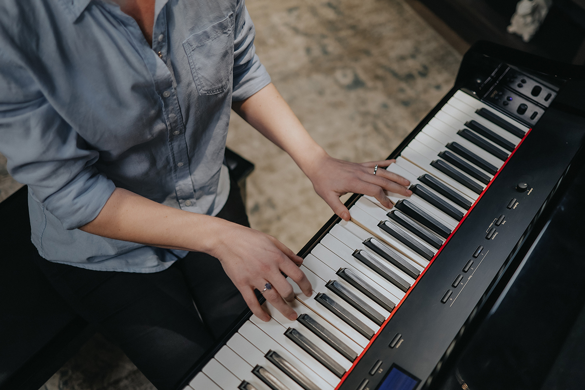 Is It Too Late to Learn Piano as an Adult Insights 8 Top 5 nhạc cụ dễ học cho người lớn