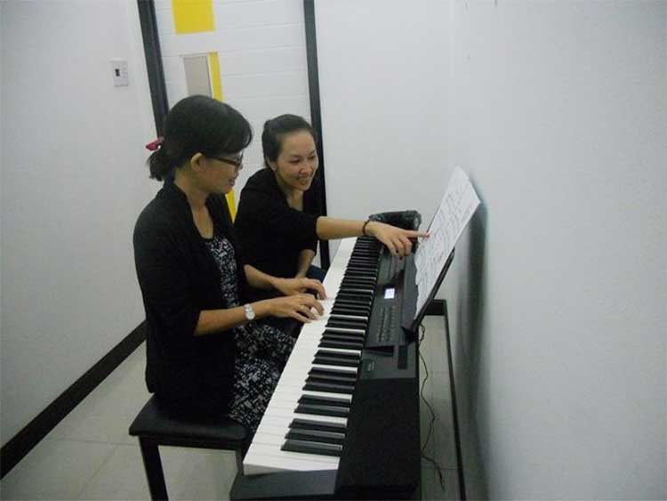Learning Piano in Retirement NYC Comprehensive Guide 10 Hướng dẫn chọn đàn piano điện cho người lớn – Việt Thương Music| Đàn Piano| Keyboard - Organ| Guitar | Trống Chính Hãng