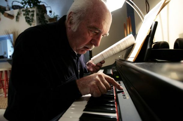 Learning Piano in Retirement NYC Comprehensive Guide 9 Khóa học Piano cho người lớn tuổi trên 30, 40, 50, 60