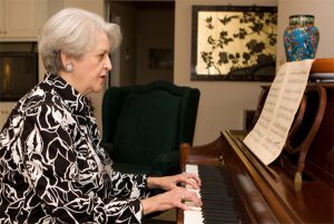 Lời khuyên khi học piano cho người lớn tuổi