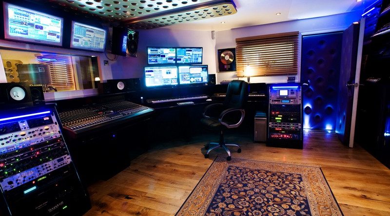 Top Piano Practice Studios in NYC Comprehensive 12 Cách Ghi Âm và Chia Sẻ Màn Biểu Diễn Piano: Hướng Dẫn Chi Tiết | Việt Nhạc Center