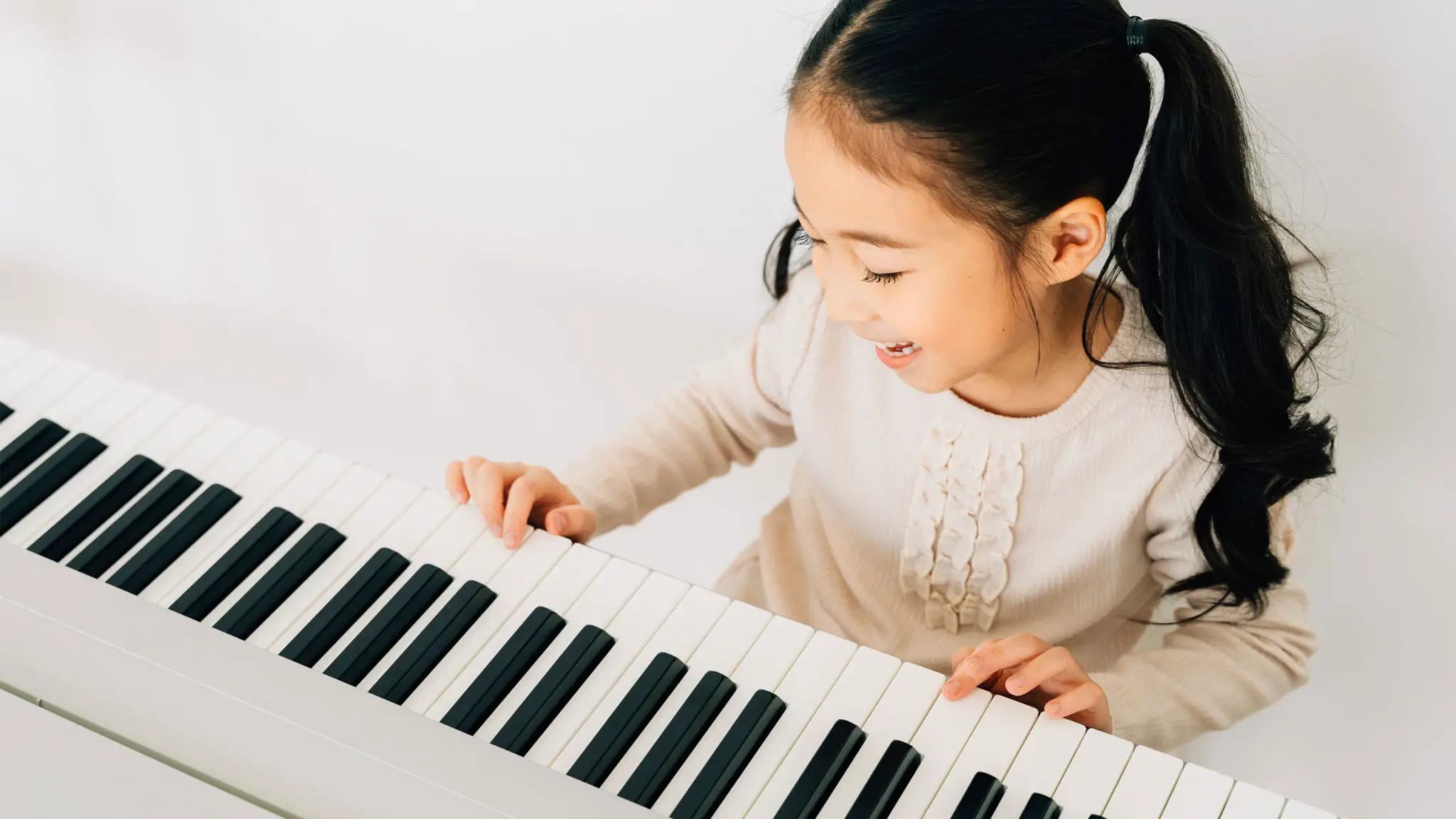 Effective Piano Practice Warm-up Routines Students 11 Học đàn Piano - 07 lý do bạn nên cho con đi học đàn ngay bây giờ — Đào tạo Music Talent