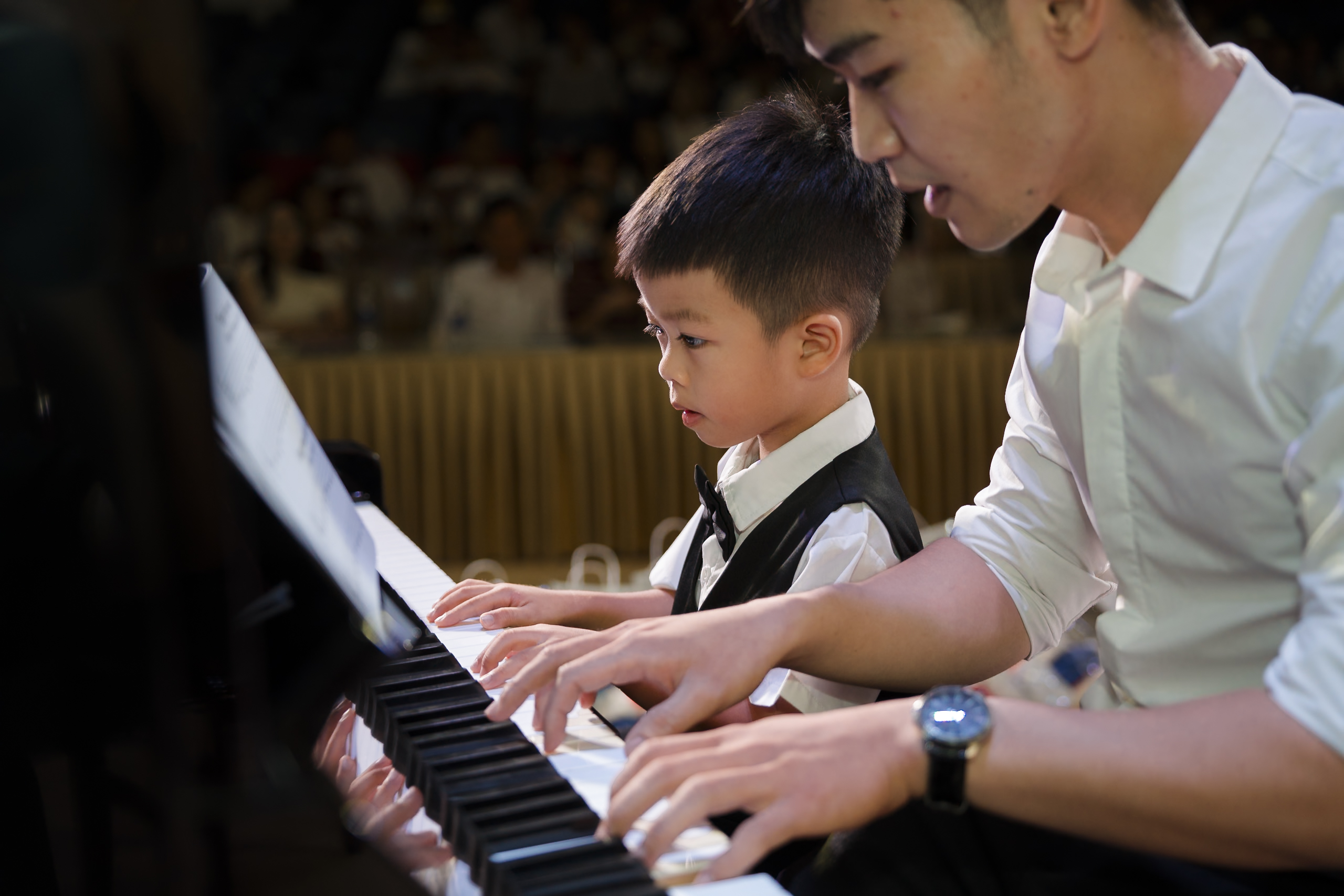 Piano Playing for Stress Relief NYC Professionals 11 Học Piano Là Giải Pháp Giúp Trẻ Giảm Căng Thẳng, Stress
