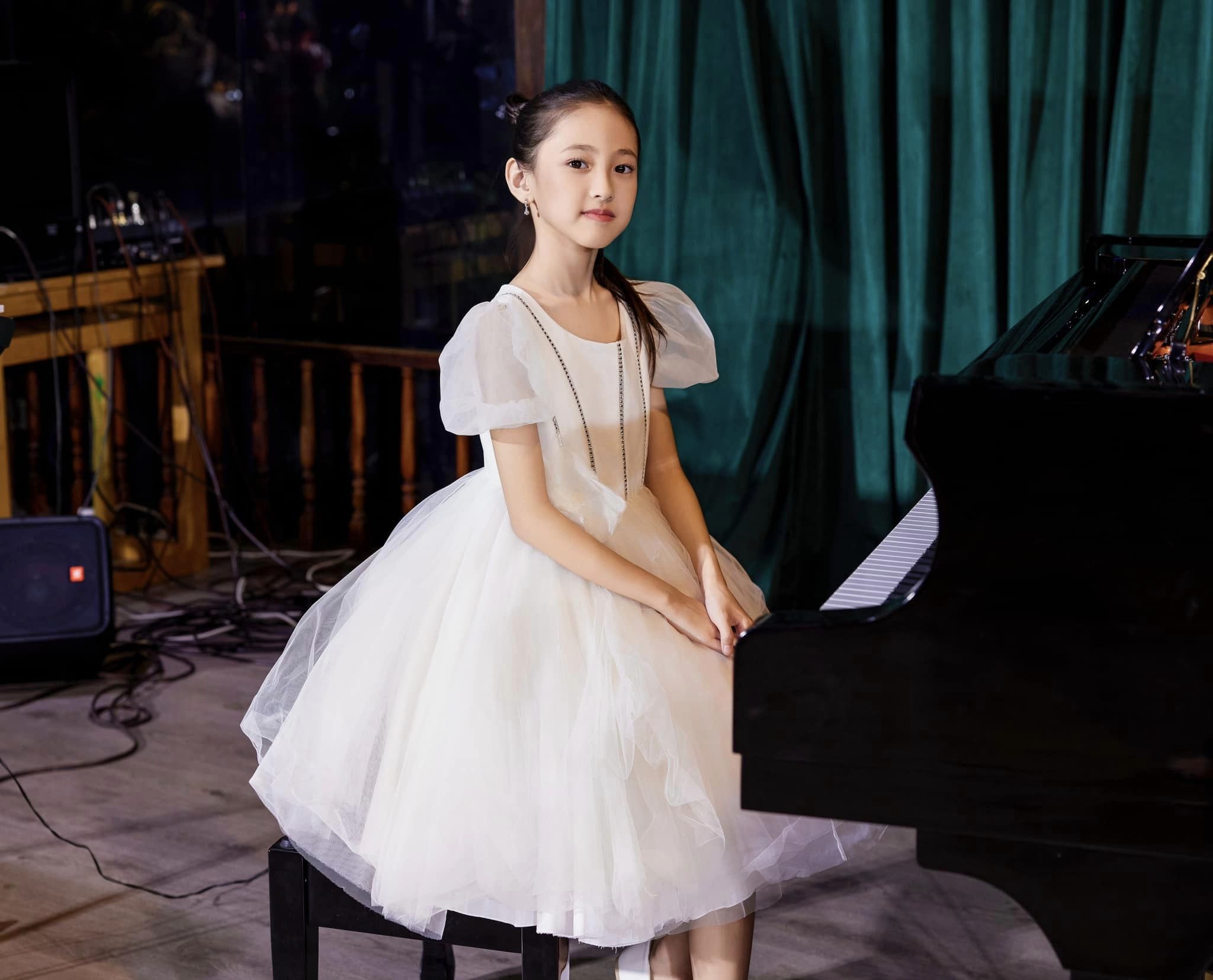 Parent Guide to Prepare Child First Piano Recital 11 Con gái Hà Kiều Anh còn "gây thương nhớ" khi biểu diễn piano