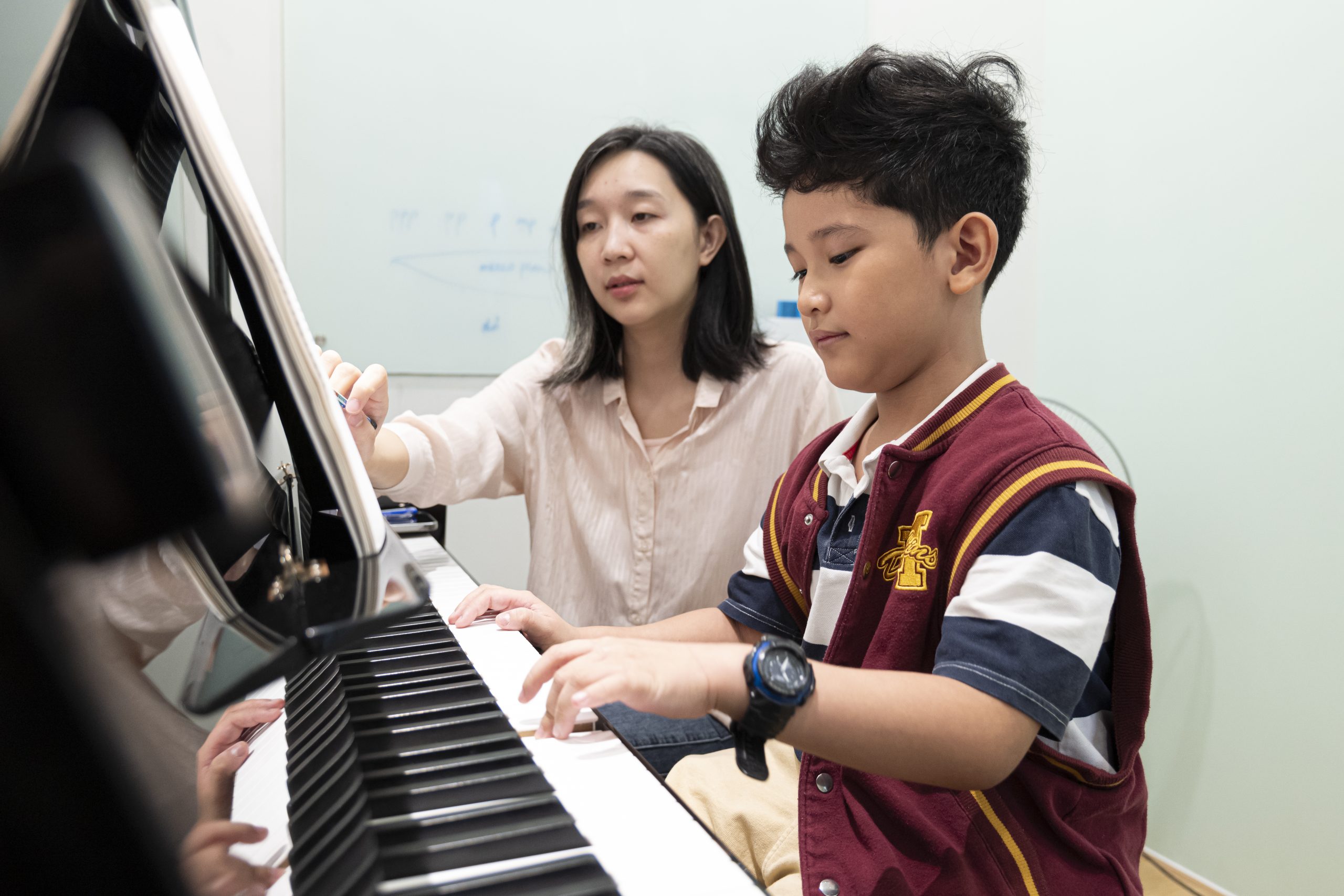 Private Piano Lessons vs Music Schools NYC Choice 11 Học Piano Trong Bao Lâu? Bí Quyết Rút Ngắn Thời Gian Luyện Tập - Trường Âm Nhạc Việt Thương