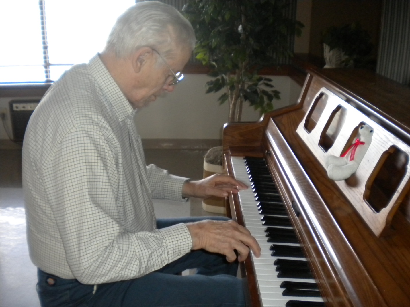 Social Benefits of Music for Seniors in NYC Guide 11 Học piano cho người lớn tuổi: Hãy lưu ý những điều này