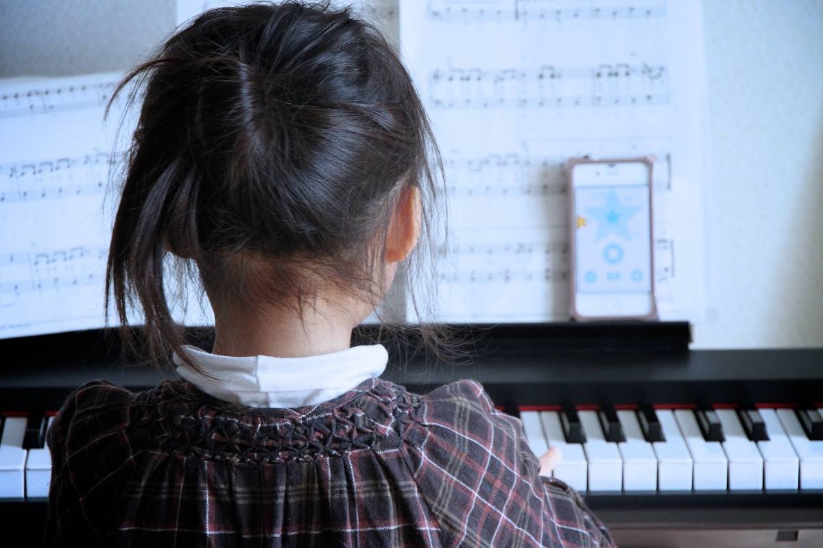 Suzuki vs Traditional Method Piano NYC Comparison 11 The importance of parental involvement in a child's learning and achievements